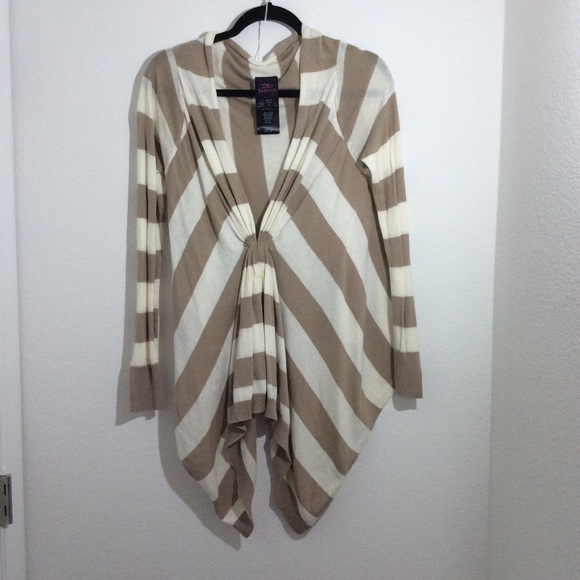 2b Bebe cardigan - Picture 1 of 2